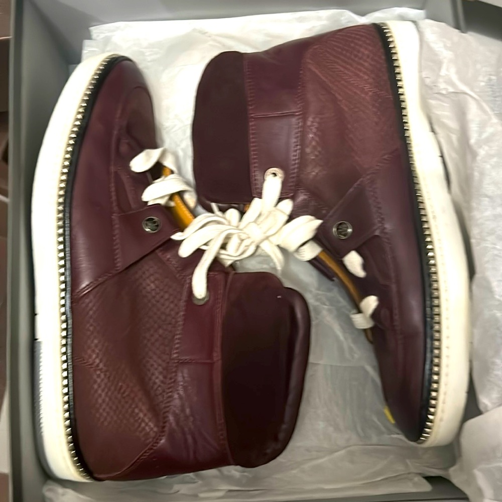 Brand new pair of jimmy choo great colour.. only still brand new.
